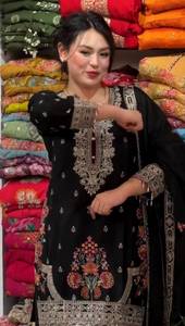 Conjunto Palazzo Negro Bordado, Traje Étnico Indio-Pakistaní para Mujer, Corte Holgado, para Bodas y Fiestas, Traje Palazzo de Georgette con Estampado de Estrellas - Product Image 2