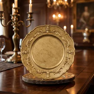 Assiette de présentation vintage dorée ronde décorative, assiette de table festonnée florale pour mariage et réception - Product Image 2
