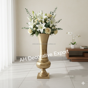Vase en métal gris artisanal avec de luxueuses fausses roses, centre de table décoratif moderne pour hôtel, mariage, style d'intérieur - Product Image 2