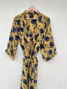 Kimono reciclado Vintage de seda Floral amarillo, regalo de aniversario para ella para las estaciones de verano, otoño y primavera - Product Image 3