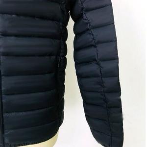 Chaqueta Acolchada Ligera con Capucha Personalizada, Unisex, Invierno, Casual, Cierre de Cremallera, Color Sólido, Relleno de Poliéster, Diseño Delgado a Prueba de Viento - Product Image 4