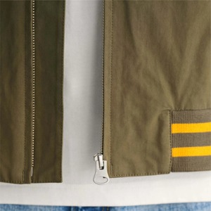 Blouson universitaire moderne pour femme en mélange de laine à col montant, faible MOQ, broderie personnalisée, tissu tissé, directement de l'usine - Product Image 6