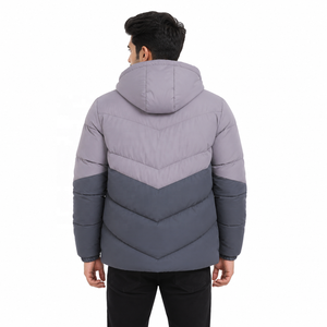 เสื้อแจ็คเก็ตผู้ชายแบบมีฮู้ดบุฉนวนกันความร้อน ผ้า softshell กันน้ำ สำหรับเดินป่ากลางแจ้ง ขายส่ง OEM น้ำหนักเบา ผลิตในอเมริกา - Product Image 3