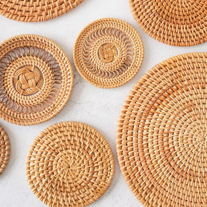 Fabricante Vietnamita de Platos de Ratán Rústicos de 13 Pulgadas, Mantel Individual de Ratán Tejido Natural, Proveedor Mayorista para Exportación - Product Image 1