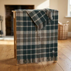 Couverture en laine d'alpaga mélangée à motif écossais, tissage plat, avec franges - Product Image 3