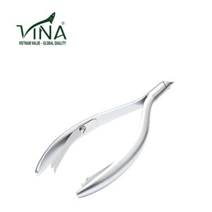 ที่ตัดหนังกำพร้าแบบมืออาชีพ Vina VNC-05-GC สีเทา ทำจากสแตนเลสสตีล ดีไซน์รูปครึ่งวงกลม ตัดได้คมกริบ ทนทาน ใช้ได้ทั้งนิ้วมือและนิ้วเท้า - Product Image 5
