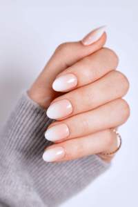 24 Piezas de Uñas Postizas de ABS en Forma de Almendra con Estampado Dorado, Color Nude Natural, Longitud Media, Uñas a Presión Blancas Lechosas Personalizadas, OEM/ODM, Marca Privada - Product Image 2