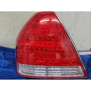Feu arrière gauche d'occasion Equus 924013B500 - Product Image 1