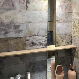แผ่นหินธรรมชาติบางพิเศษ 2 มม. รุ่นหรูหรา Sanjeevni White Slate Block สำหรับงานตกแต่งภายนอก แบบยืดหยุ่น ผลิตด้วยมือในอินเดีย - Product Image 5