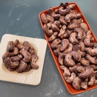 Vietnamesische Gesalzene Geröstete Cashewnüsse Klasse WW320 Bio Premium-Qualität USDA-Zertifiziert für Exportmärkte OEM / ODM Service
