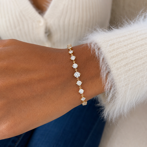 Pulseras de tenis vintage chapadas en oro vermeil de 10K con moissanita de corte brillante redondo, joyería para regalo de cumpleaños - Product Image 1
