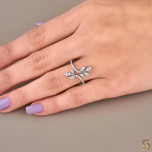 Anillo de compromiso de moissanita de oro blanco de 18K con diseño de hoja, banda envolvente abierta inspirada en la naturaleza, anillo llamativo hecho a mano - Product Image 1