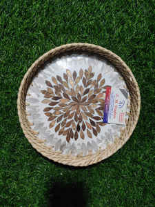 Ensemble de plateau en rotin rond incrusté de nacre de luxe abordable, fabriqué à la main, idéal pour le service élégant, la décoration intérieure et les cadeaux de fête - Product Image 4