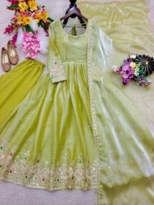 Robe Anarkali en soie verte brodée avec dupatta, longueur ras du sol, tenue traditionnelle indienne et pakistanaise pour femme, coupe ample, robe de mariée - Product Image 5