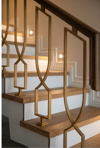 Barandilla de Escalera de Hierro y Latón Geométrica Dorada de Lujo, Balaustrada Moderna de Hierro Forjado para Interiores con Parte Superior de Madera Oscura para Casa o Villa - Product Image 5