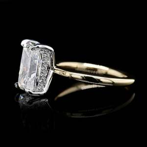 ผู้จัดจำหน่ายเครื่องประดับดีไซน์เนอร์ VVS DIAM แหวนมอสซาไนต์ทอง 14K ทรงเรเดียนท์คัท ประดับเพชรแบบซ่อนด้วยลวดลายพาเว่  ฐานสี่กรงเล็บ  แหวนที่ได้รับการรับรอง - Product Image 3