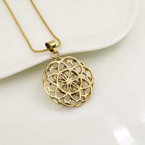 Pendentif en alliage plaqué or à motif floral, style bohème, bijoux de mode unisexe - Product Image 3