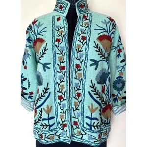 Veste universitaire en toile de coton brodée à la main SHYAM EXPORT, col mandarin, motif floral, manches classiques, automne-hiver - Product Image 2