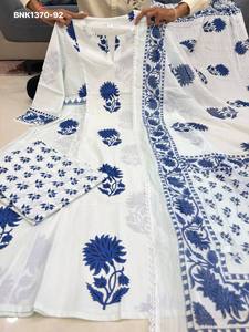 Conjunto de Kurti-Pantalón y Dupatta de Algodón Jaipuri Taj de la Mejor Calidad con Estampado Kalamkari, Fabricante de Surat a Precio de Mayoreo - Product Image 5