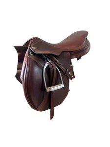 Selle d'équitation anglaise élégante en cuir de qualité supérieure, cuir véritable, fabriquée à la main, confortable, durable, légère, équipement équestre - Product Image 2