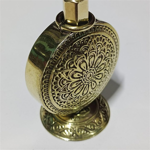 Botella de Kohl Egipcia Hecha a Mano en Latón con Grabado Intrincado de Estilo Otomano, Contenedor Tradicional para Surma, Dani y Kajal - Product Image 5