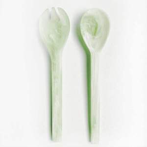 Cuchara para Servir Ensaladas de Diseño Moderno, Personalizada, Duradera, Reutilizable, de Resina, Color Blanco Espejo con Diseño de Espiral Acuática, de la Fábrica Angel Partyware - Product Image 1