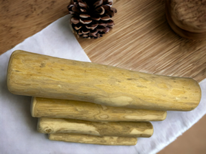 Mordedor de madera para perros hecho con materiales naturales para la higiene dental y el entretenimiento de las mascotas - Product Image 6