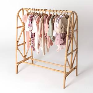 Porte-vêtements en rotin de haute qualité, meubles de chambre d'enfant, rail à vêtements en bois et canne - Product Image 2