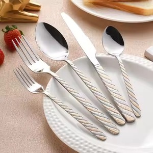 Juego de Cubiertos de Metal de Alta Calidad, Juego de Cubiertos de Acero Inoxidable, Cuchara, Tenedor y Cuchillo, Vajilla Elegante y Duradera para Uso Diario - Product Image 1