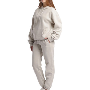 ชุดเซ็ทลำลองสองชิ้นสำหรับผู้หญิง ชุดวอร์มฤดูหนาว เสื้อพูลโอเวอร์ ชุดวอร์มสไตล์สตรีทแบบกำหนดเอง กางเกงจ็อกเกอร์และชุดวอร์มมีฮู้ด สตรีทแวร์ - Product Image 3