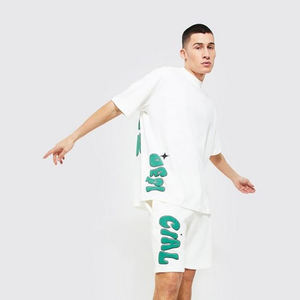 Nuevo Conjunto de Dos Piezas de Camiseta y Pantalones Cortos de Moda Masculina al por Mayor, Temporada Primavera/Verano, Logotipo Personalizado de Alta Calidad - Product Image 2