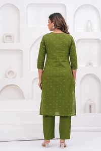 Conjunto de Kurta, Pantalón y Dupatta Bordado Verde Oliva para Mujer |   Traje Étnico de Algodón para Damas |   Ropa Festiva y Casual - Product Image 4