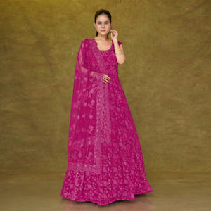 Elegante Vestido de Red con Bordado de Cristales y Detalles Florales, Estilo Línea A, con Dupatta Transparente, Atuendo Modesto y Elegante para Ocasiones Especiales - Product Image 1