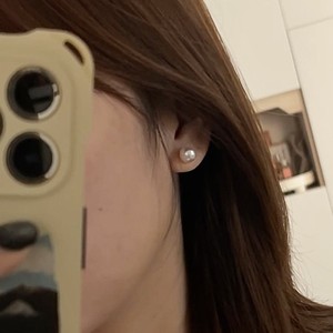 Pendientes de Perlas Redondas Mantou de 8-8.5mm de Grosor, Versátiles, Económicos y Elegantes de Song Huiqiao - Product Image 2