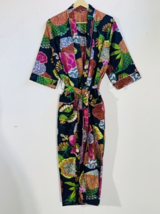 Bata Kimono de Algodón con Estampado Floral Azul Marino para Mujer, Hecha a Mano, Ligera, con Cinturón - Product Image 1