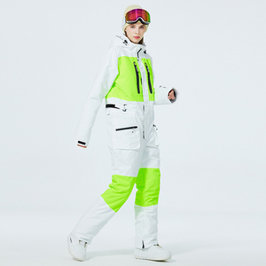 Mono de Esquí Unisex Impermeable, Transpirable y Cortavientos de 10.000 mm con Capucha y Cremallera Frontal, Diseño Color Block Rosa y Blanco, Aislado - Product Image 5