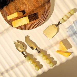 Ensemble de couteaux à fromage en acier inoxydable doré avec manche rond perlé en résine, coupe-fromage, fourchette de service et trancheuse pour plateau à fromage de cuisine - Product Image 5