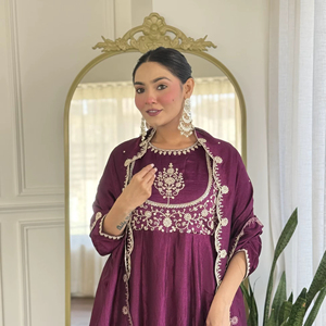 ชุดเดรสอานาร์กาลีผ้าไหมปักลาย - ชุด 3 ชิ้น ผ้าไหมวิชิตร้า งานปักเลื่อมหนัก ประดับด้วยลายปักแบบโค้ดดิ้ง ทั้งเสื้อและกระโปรง - Product Image 1