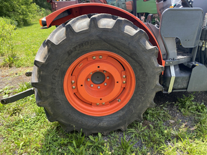 Tractor M5-111 2015, 210HP, 4WD, Transmisión por Engranajes, Premium, Listo para Exportación, Equipo Agrícola de Uso Pesado, Suministro a Granel, Origen Texas - Product Image 4