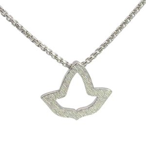 Collar con Hoja de Hiedra Texturizada, Chapado en Oro, Elegante y Mediano, Joyería para Mujer, Accesorio de Moda de Lujo con Hoja Botánica - Product Image 1