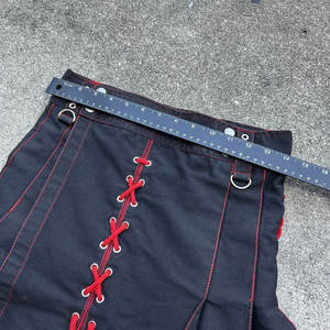 Kilt Utilitaire Écossais Noir & Rouge pour Femme, Style Gothique Grunge, Fait Main, Poches Cargo, Touche Audacieuse 2026 - Product Image 4