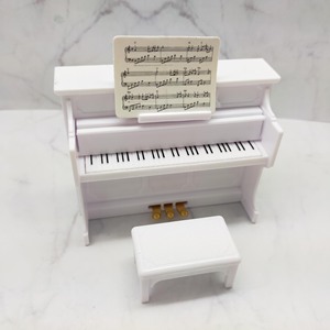 Mini Piano de Juguete de Plástico Blanco con Banco, Instrumento Musical Portátil, Decoración DIY para Mayores de 14 Años - Product Image 5