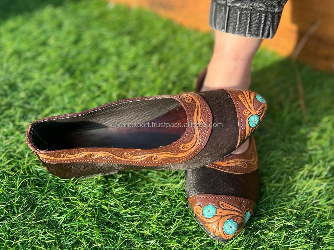 สีน้ำตาลพร้อมเครื่องมือสี