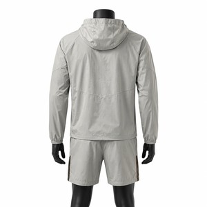 Ensemble de veste coupe-vent à capuche gris clair, vêtements d'extérieur toutes saisons, ensembles coupe-vent courts personnalisés - Product Image 2