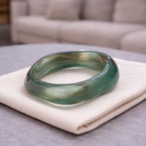 Handmade <b>Resin</b> Bracelet Round Cream Color Jewelry for Women Fashion Accessory - Product Image 3