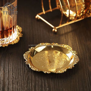 แผ่นรองแก้วทองเหลืองแบบคลาสสิกสลักลาย งานสั่งทำคุณภาพสูง ขายส่ง เป็นมิตรกับสิ่งแวดล้อม ตกแต่งบ้าน พิมพ์โลโก้ตามสั่ง - Product Image 1