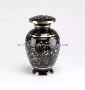 Urnas de recuerdo de latón duradero para cenizas elaboradas con arte tradicional perfecto para fines de regalos conmemorativos - Product Image 3