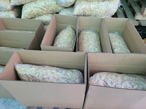 Chips de plátano crujientes hechos de 100% plátano real, bocadillo crujiente para venta al por menor, suministro de chips de plátano crujiente de origen Vietnam - Product Image 4