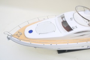 เรือยอชท์ไม้จำลอง Sunseeker Manhattan 60 รุ่นแฮนด์เมด - แบบจำลองเรือยอชท์หรูหราพร้อมฟลายบริดจ์ สำหรับตกแต่งบ้านและสำนักงาน - Product Image 2