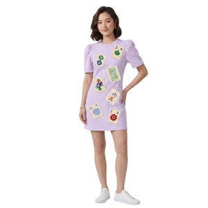 Vente en gros – Nouvelle collection : Mini-robe décontractée blanche à col rond, broderie de sequins, manches courtes, coupe droite et respirante - Product Image 2